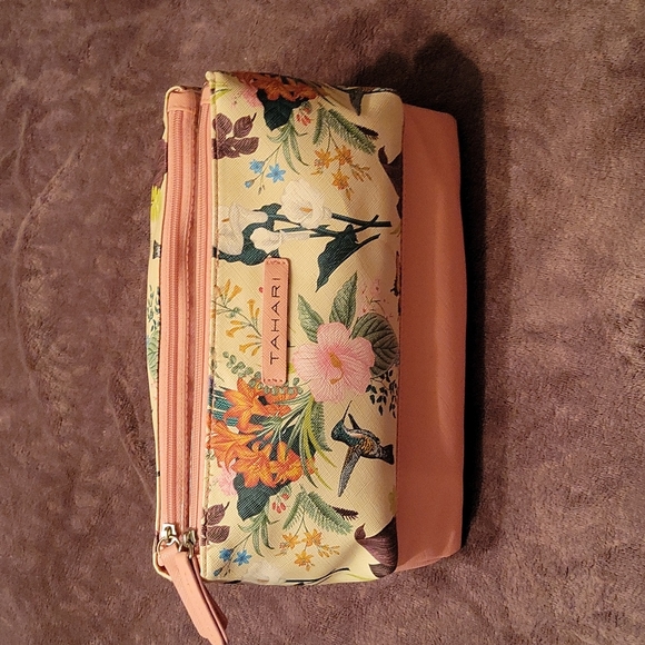 Toiletries Travel Bag - Picture 1 of 8